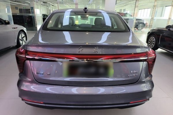 Hongqi H5 PHEV 2025, 12300 км, за 19737 USD