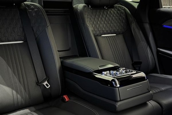Hongqi H9 2020, 11800 км, за 27014 USD - фото 16