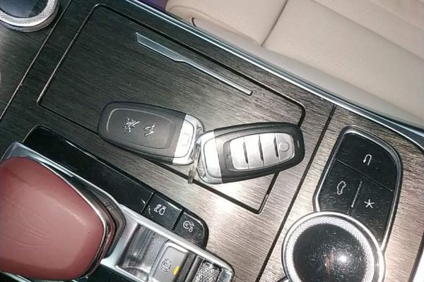 Hongqi H9 2022, 34300 км, за 25338 USD - фото 28