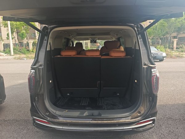 Hongqi HQ9 PHEV 2024, 13600 км, за 33633 USD - фото 22