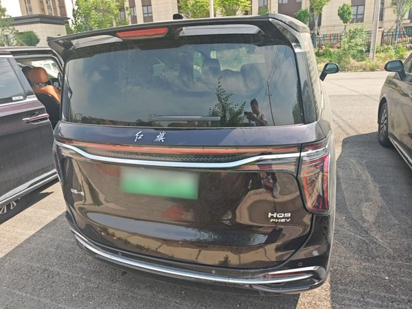 Hongqi HQ9 PHEV 2024, 20299 км, за 33264 USD