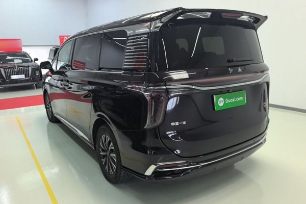 Hongqi HQ9 PHEV 2024, 20600 км, за 31188 USD