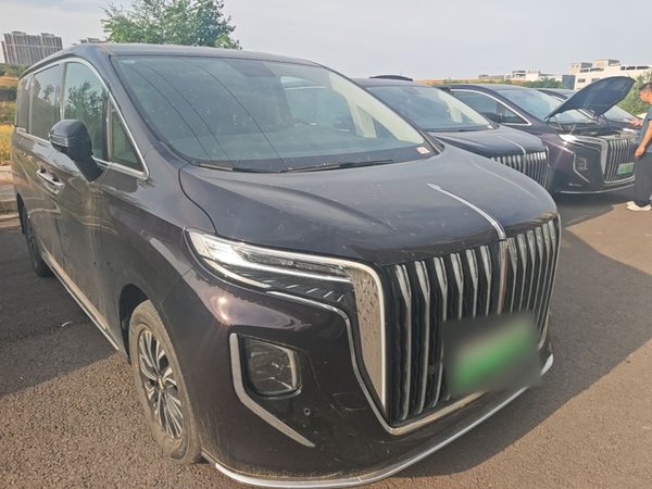 Hongqi HQ9 PHEV 2024, 22300 км, за 33633 USD