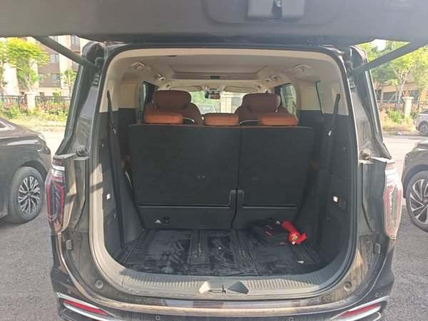 Hongqi HQ9 PHEV 2024, 22300 км, за 33633 USD - фото 22
