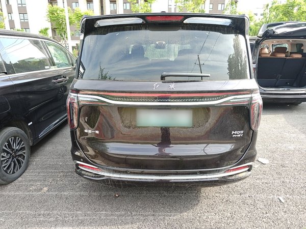 Hongqi HQ9 PHEV 2024, 22599 км, за 33264 USD