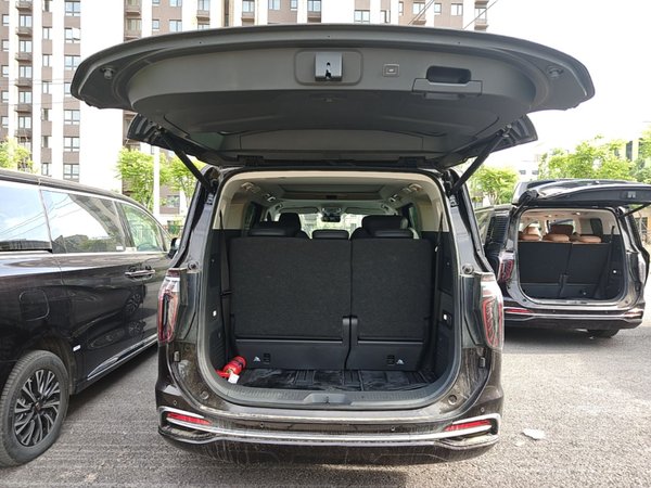 Hongqi HQ9 PHEV 2024, 22599 км, за 33264 USD - фото 22