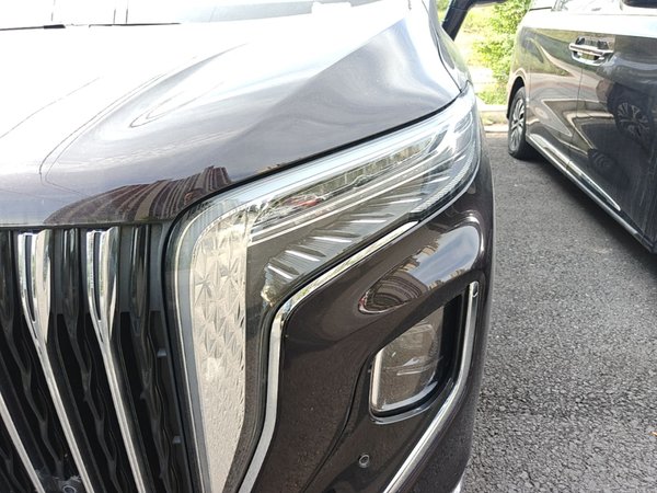Hongqi HQ9 PHEV 2024, 22599 км, за 33264 USD - фото 9