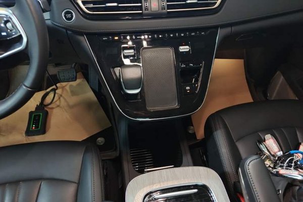 Hongqi HQ9 PHEV 2024, 24100 км, за 32620 USD - фото 16