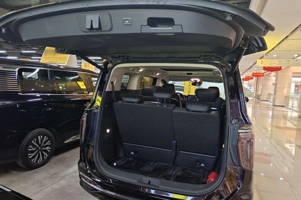 Hongqi HQ9 PHEV 2024, 24100 км, за 32620 USD - фото 22