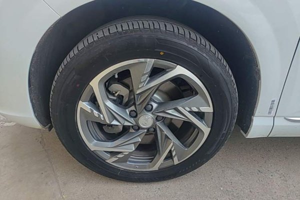 Hongqi HS3 PHEV 2024, 19000 км, за 15549 USD - фото 15