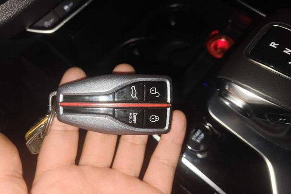 Hongqi HS5 2019, 54000 км, за 12814 USD - фото 17