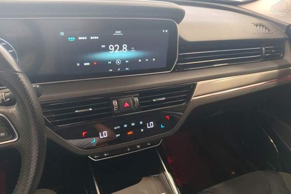 Hongqi HS5 2019, 61200 км, за 13242 USD - фото 15