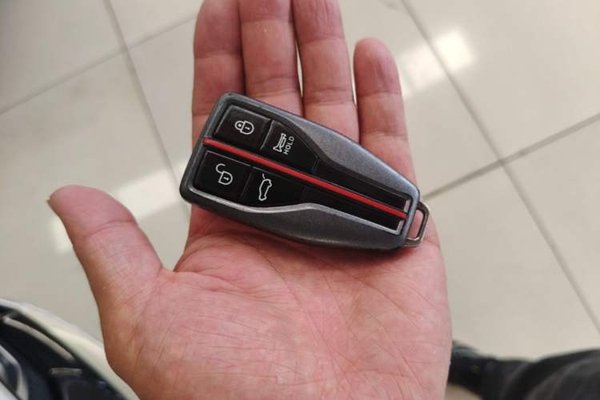Hongqi HS5 2019, 61200 км, за 13242 USD - фото 23