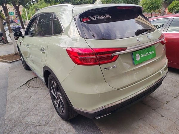 Hongqi HS5 2022, 35500 км, за 15284 USD