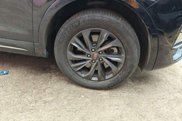 Hongqi HS5 2023, 35900 км, за 16536 USD