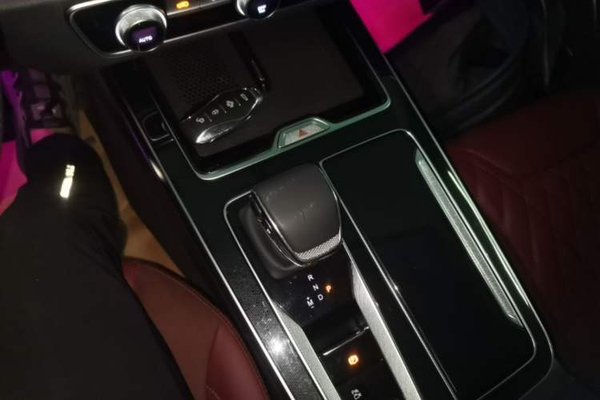 Hongqi HS5 2023, 47200 км, за 19279 USD - фото 16
