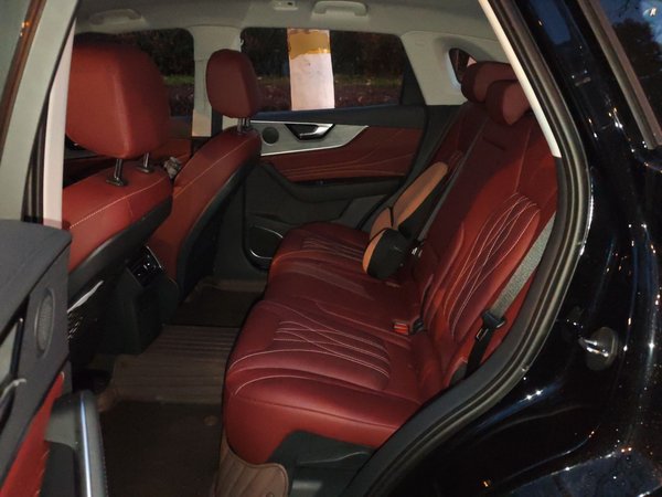 Hongqi HS5 2025, 1700 км, за 20503 USD - фото 18