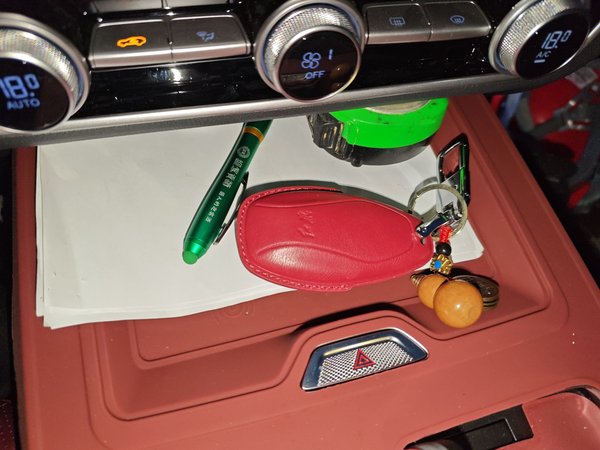 Hongqi HS5 2025, 1700 км, за 20503 USD - фото 15