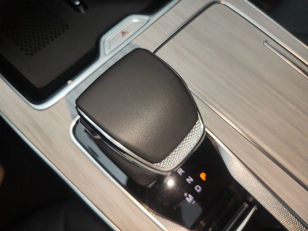 Hongqi HS5 2025, 9600 км, за 20862 USD - фото 9