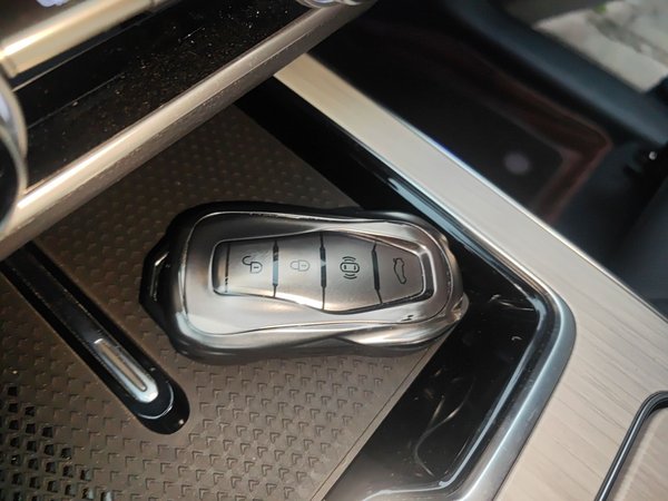 Hongqi HS5 2025, 9600 км, за 20862 USD - фото 12