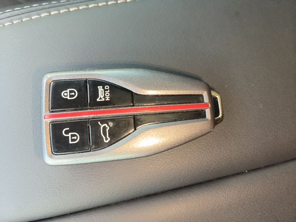 Hongqi HS7 2022, 67000 км, за 16675 USD