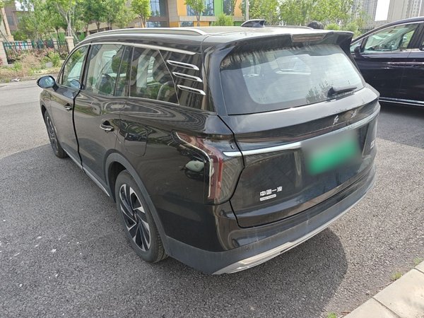 Hongqi HS7 PHEV 2024, 10100 км, за 24229 USD