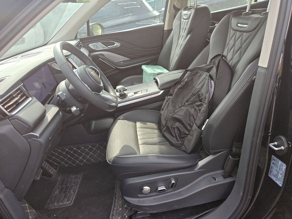 Hongqi HS7 PHEV 2024, 10100 км, за 24229 USD - фото 18