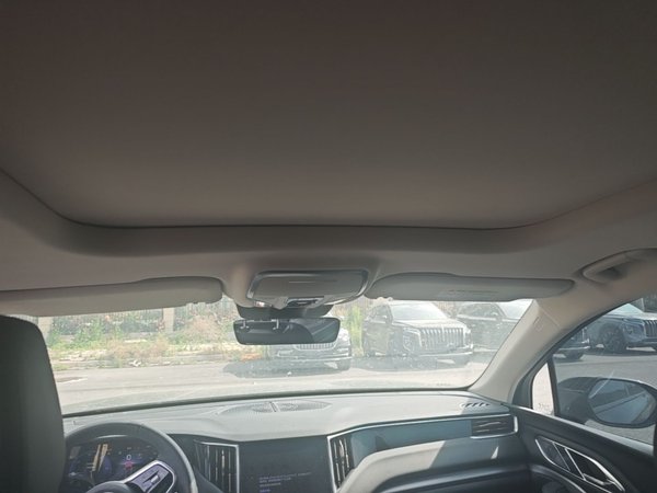 Hongqi HS7 PHEV 2024, 13899 км, за 24229 USD - фото 21