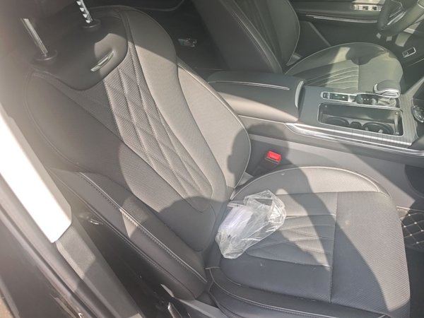 Hongqi HS7 PHEV 2024, 13899 км, за 24229 USD - фото 23