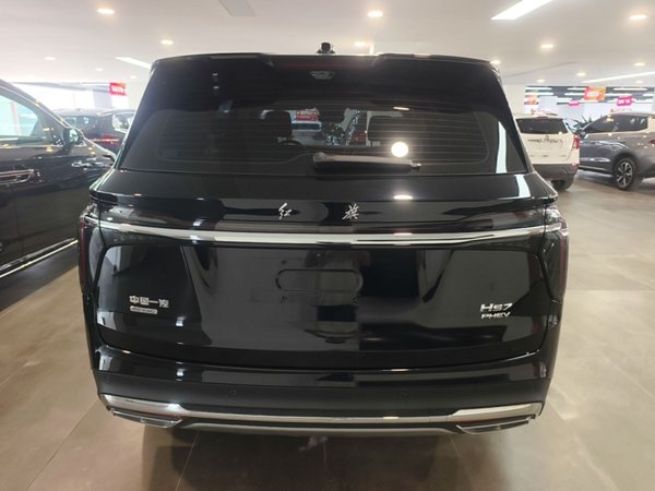 Hongqi HS7 PHEV 2024, 14300 км, за 22759 USD