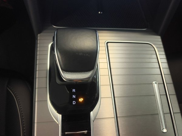 Hongqi HS7 PHEV 2024, 14300 км, за 22759 USD - фото 17