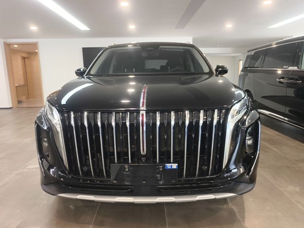 Hongqi HS7 PHEV 2024, 14300 км, за 22759 USD