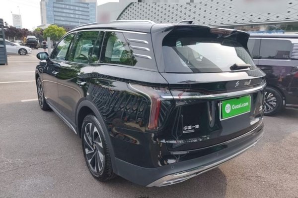 Hongqi HS7 PHEV 2024, 16900 км, за 23868 USD