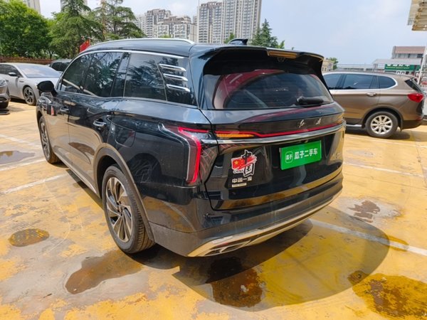Hongqi HS7 PHEV 2024, 19900 км, за 24884 USD