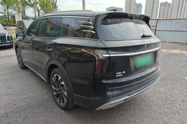Hongqi HS7 PHEV 2024, 22300 км, за 23840 USD
