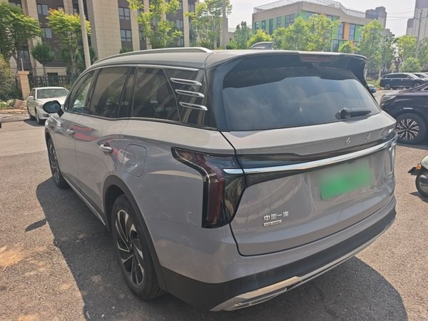 Hongqi HS7 PHEV 2024, 13899 км, за 24532 USD