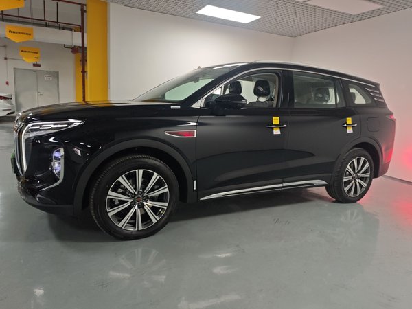 Hongqi HS7 PHEV 2025, 100 км, за 30254 USD