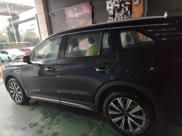 Hongqi HS7 PHEV 2025, 100 км, за 30705 USD