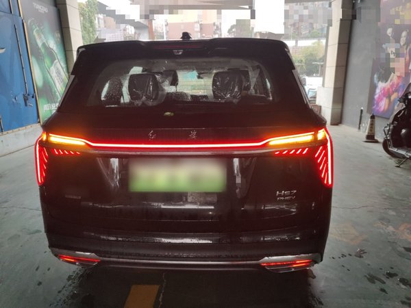 Hongqi HS7 PHEV 2025, 100 км, за 30705 USD