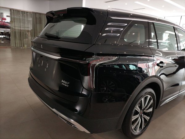 Hongqi HS7 PHEV 2025, 100 км, за 31153 USD