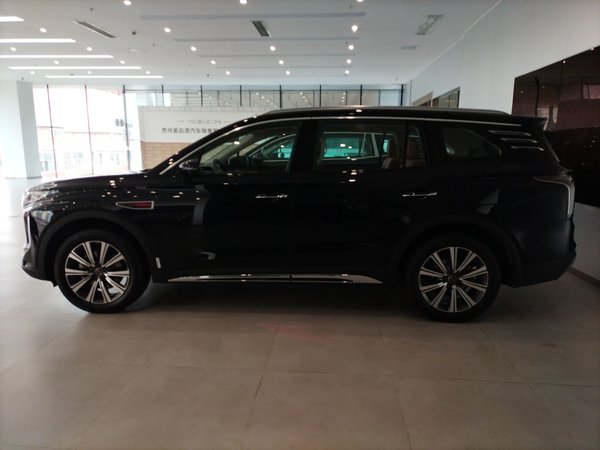 Hongqi HS7 PHEV 2025, 100 км, за 31153 USD