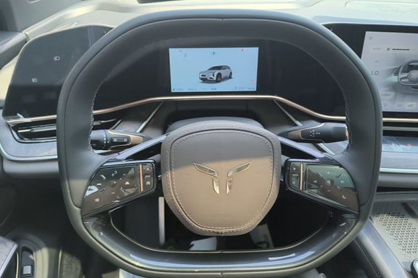 Hongqi Tiangong 08 2025, 17300 км, за 23569 USD