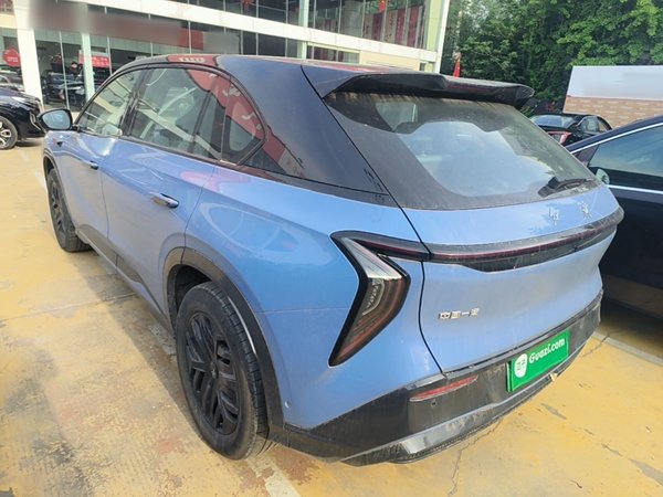 Hongqi Tiangong 08 2025, 13600 км, за 20903 USD