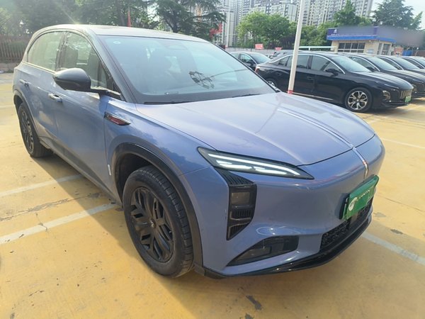 Hongqi Tiangong 08 2025, 13600 км, за 20903 USD