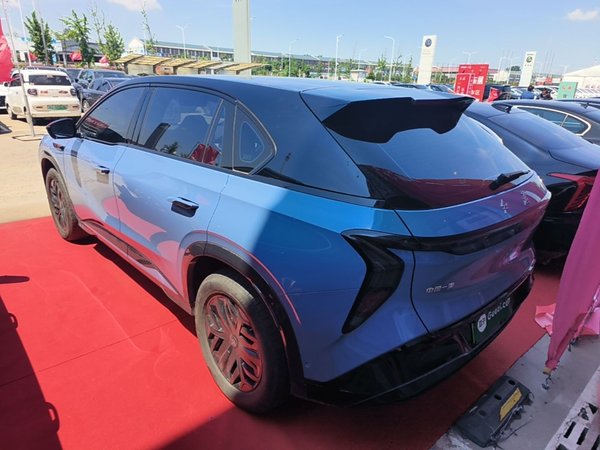 Hongqi Tiangong 08 2025, 15700 км, за 20527 USD