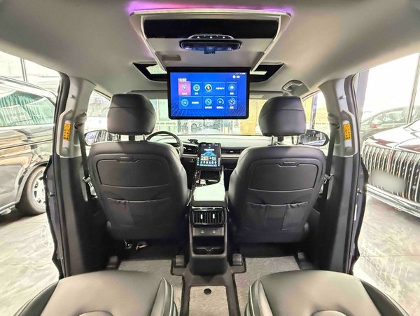 Hyundai Custo 2021, 61400 км, за 18654 USD - фото 30