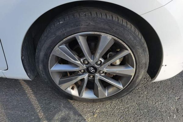 Hyundai Elantra (5th Generation 2015, 105400 км, за 5520 USD