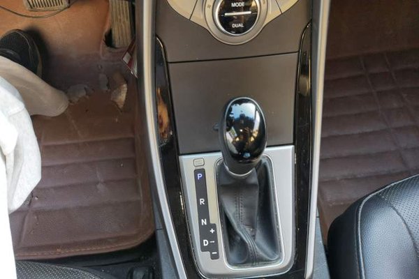 Hyundai Elantra (5th Generation 2015, 105400 км, за 5520 USD - фото 11
