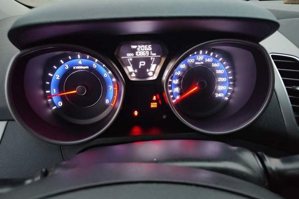 Hyundai Elantra (5th Generation 2015, 108600 км, за 4164 USD - фото 12