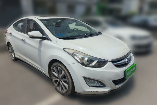 Hyundai Elantra (5th Generation 2015, 197000 км, за 5739 USD